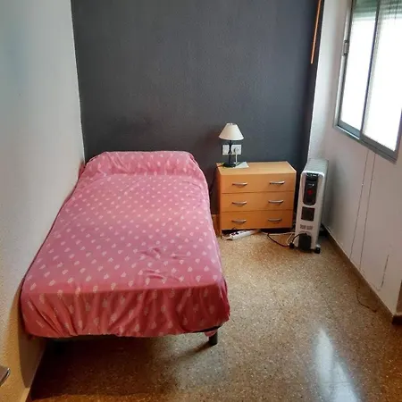 Piso Compartido Cerca De La Universidad Ceu *