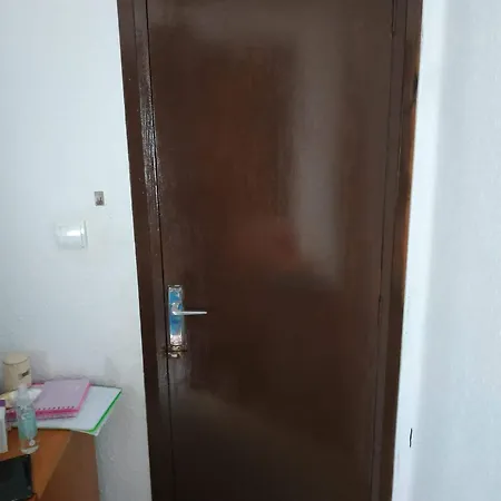 Piso Compartido Cerca De La Universidad Ceu Bed & Breakfast