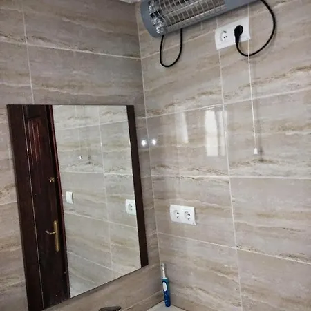 Piso Compartido Cerca De La Universidad Ceu Bed & Breakfast